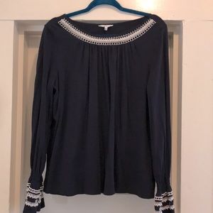 Crown and Ivy Navy Blue/white Top Size Large